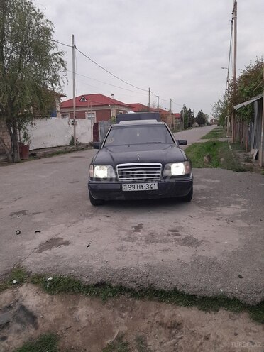 Mercedes  1990, 320,000 km - 2.0 l - Sabirabad