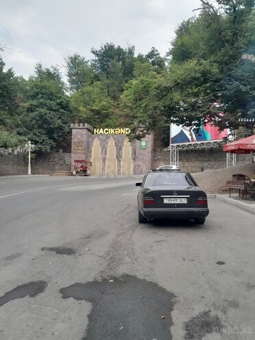 Mercedes  1990, 320,000 km - 2.0 l - Sabirabad