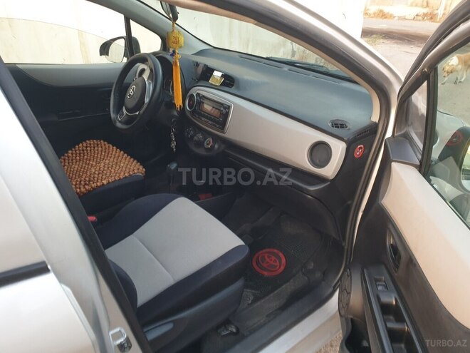 Toyota Yaris 2012, 138,000 km - 1.3 л - Bakı