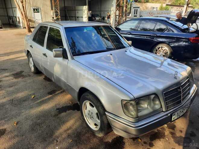 Mercedes E 200 1994, 333,000 km - 2.0 l - Bakı