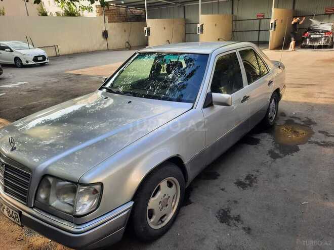 Mercedes E 200 1994, 333,000 km - 2.0 l - Bakı