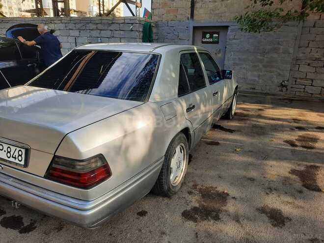 Mercedes E 200 1994, 333,000 km - 2.0 l - Bakı