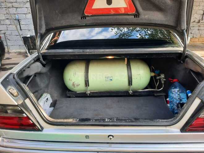 Mercedes E 200 1994, 333,000 km - 2.0 l - Bakı