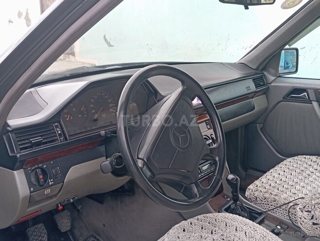Mercedes 300 D 1994, 110,000 km - 3.0 l - Bakı