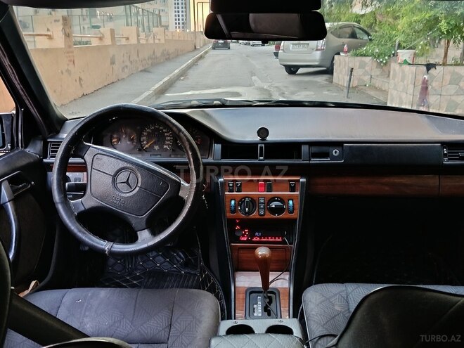 Mercedes E 220 1993, 450,000 km - 2.2 l - Bakı