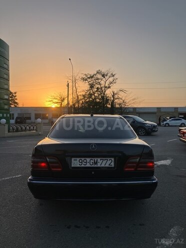 Mercedes E 270 2000, 580,000 km - 2.7 l - Salyan