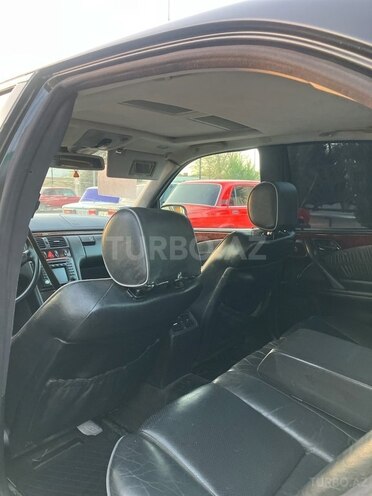 Mercedes E 270 2000, 580,000 km - 2.7 l - Salyan