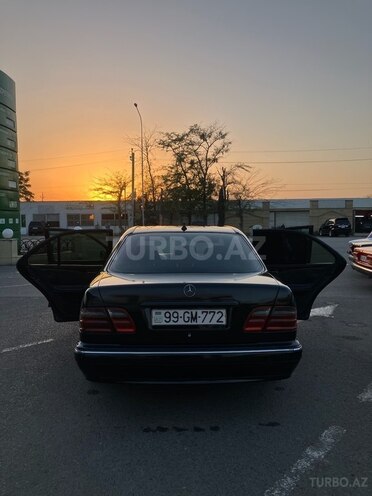 Mercedes E 270 2000, 580,000 km - 2.7 l - Salyan