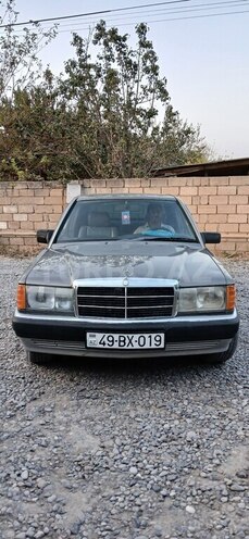 Mercedes 190 1990, 420,536 km - 2.0 l - Saatlı