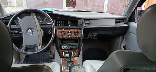 Mercedes 190 1990, 420,536 km - 2.0 l - Saatlı