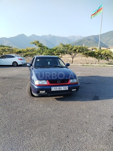 Volkswagen Polo 1997, 100,000 km - 1.4 л - Qax
