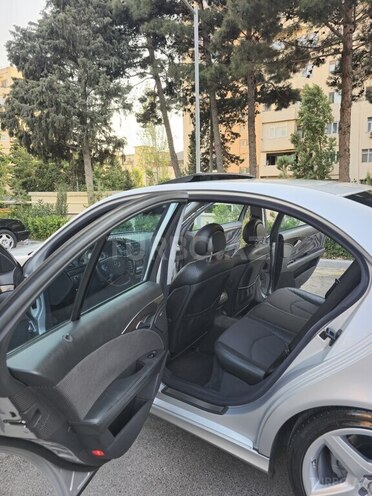 Mercedes E 240 2002, 238,000 km - 2.6 l - Bakı
