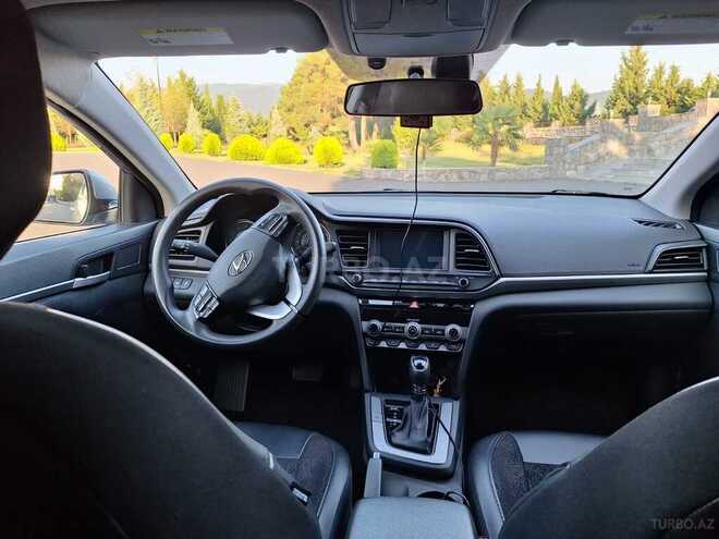 Hyundai Elantra 2019, 136,794 km - 2.0 l - Qax