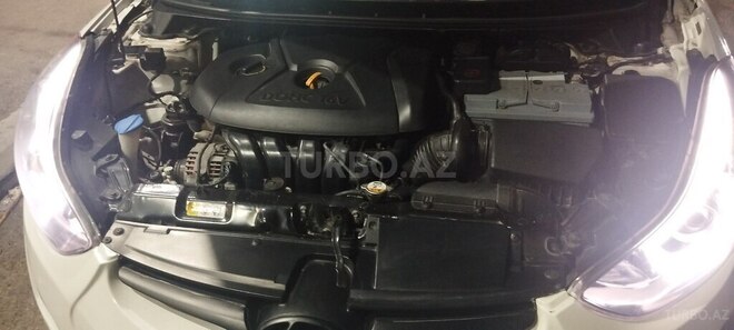 Hyundai Elantra 2015, 212,000 km - 1.8 л - Bakı