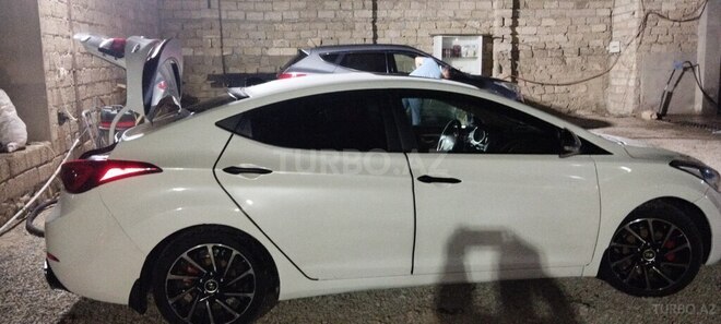 Hyundai Elantra 2015, 212,000 km - 1.8 л - Bakı