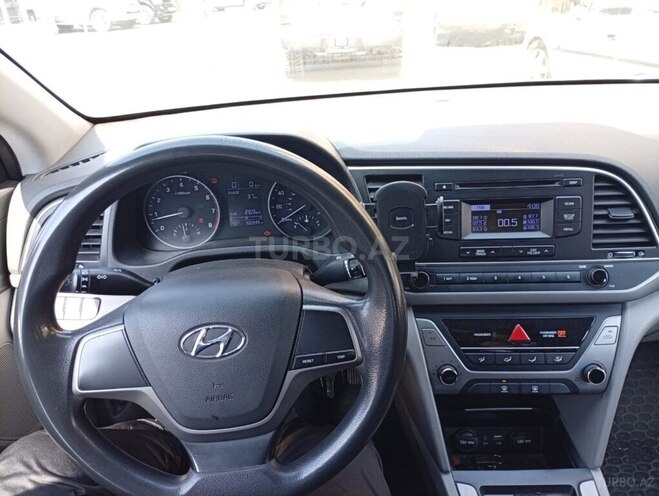 Hyundai Elantra 2016, 268,760 km - 2.0 л - Bakı