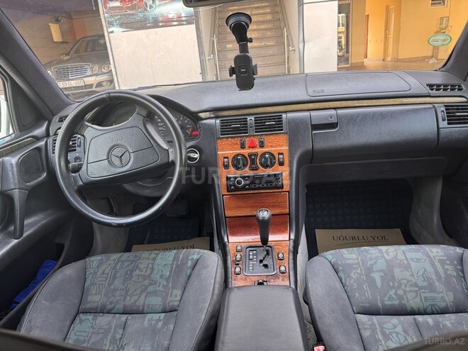 Mercedes E 200 1997, 495,000 km - 2.0 l - Xaçmaz