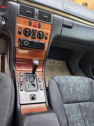 Mercedes E 200 1997, 495,000 km - 2.0 l - Xaçmaz