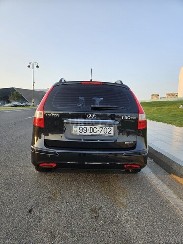 Hyundai i30 2011, 318,000 km - 1.6 l - Saatlı