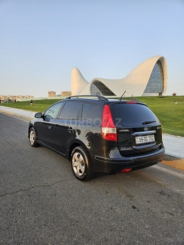 Hyundai i30 2011, 318,000 km - 1.6 l - Saatlı