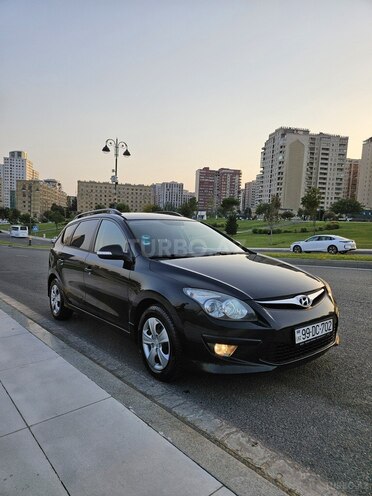 Hyundai i30 2011, 318,000 km - 1.6 l - Saatlı