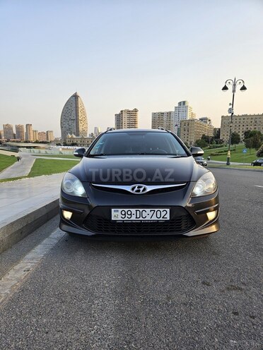 Hyundai i30 2011, 318,000 km - 1.6 l - Saatlı