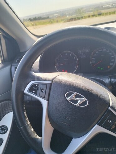 Hyundai Accent 2013, 230,000 km - 1.6 l - Bakı