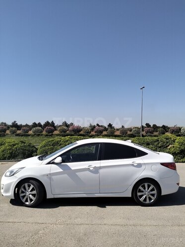 Hyundai Accent 2013, 230,000 km - 1.6 l - Bakı