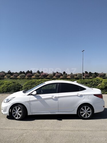 Hyundai Accent 2013, 230,000 km - 1.6 l - Bakı