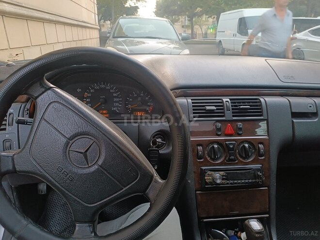 Mercedes E 200 1996, 439,000 km - 2.0 l - Bakı