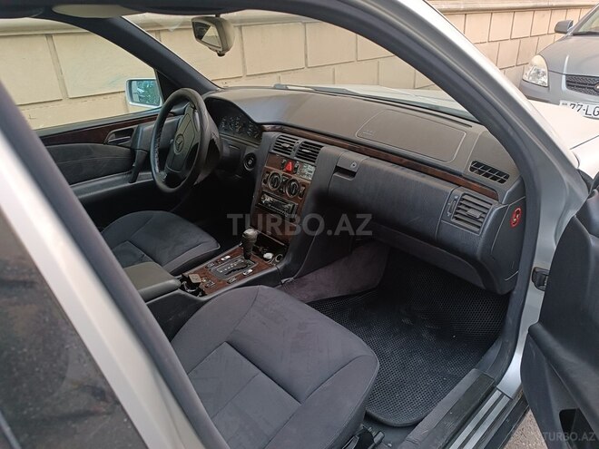 Mercedes E 200 1996, 439,000 km - 2.0 l - Bakı