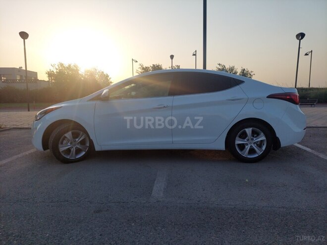 Hyundai Elantra 2015, 214,043 km - 1.8 l - Bakı
