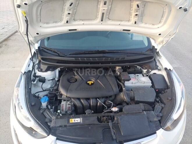 Hyundai Elantra 2015, 214,043 km - 1.8 l - Bakı
