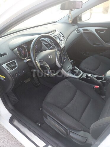 Hyundai Elantra 2015, 214,043 km - 1.8 l - Bakı