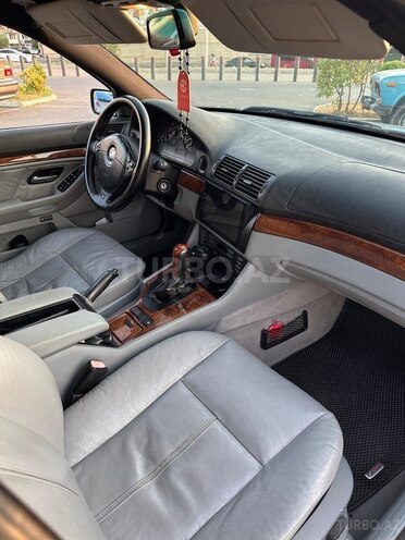 BMW 525 2001, 273,588 km - 2.5 l - Bakı