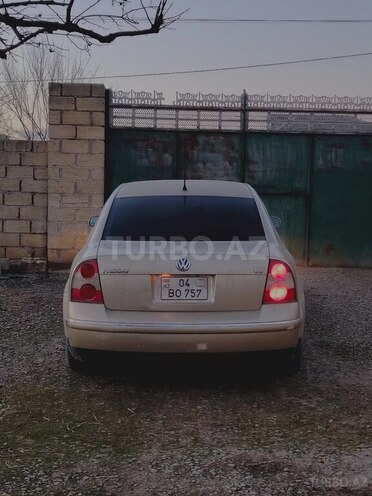 Volkswagen Passat 2001, 287,000 km - 2.8 l - Bərdə