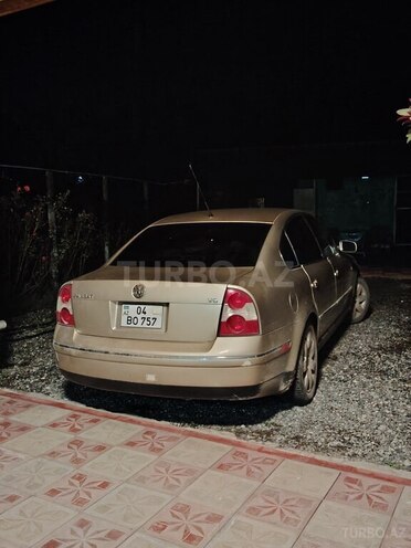 Volkswagen Passat 2001, 287,000 km - 2.8 l - Bərdə