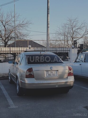 Volkswagen Passat 2001, 287,000 km - 2.8 l - Bərdə