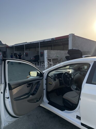 Hyundai Elantra 2015, 144,250 km - 2.0 l - Bakı