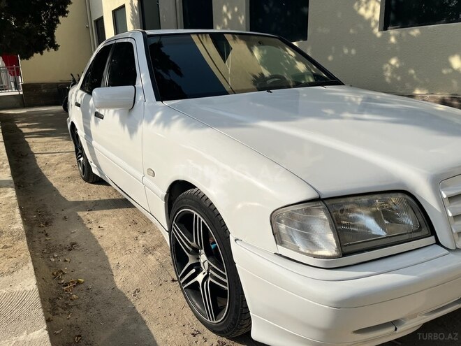 Mercedes C 200 2000, 243,000 km - 2.0 l - Bakı