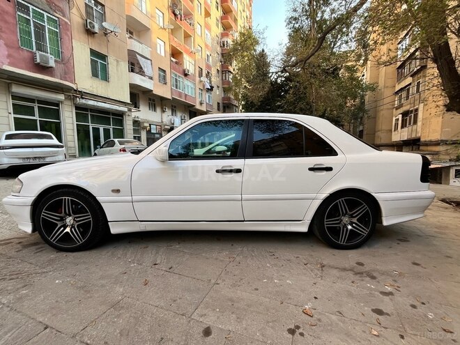 Mercedes C 200 2000, 243,000 km - 2.0 l - Bakı