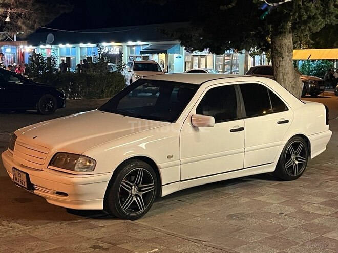 Mercedes C 200 2000, 243,000 km - 2.0 l - Bakı