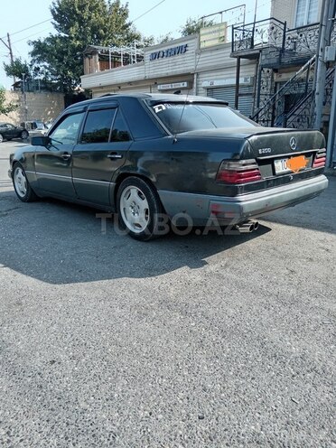 Mercedes E 200 1991, 257,539 km - 2.0 l - Bakı