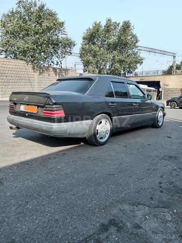 Mercedes E 200 1991, 257,539 km - 2.0 l - Bakı