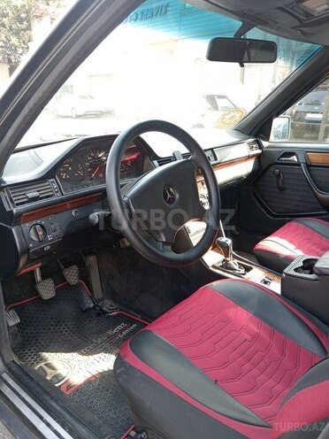 Mercedes E 200 1991, 257,539 km - 2.0 l - Bakı