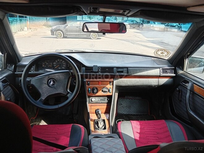 Mercedes E 200 1991, 257,539 km - 2.0 l - Bakı