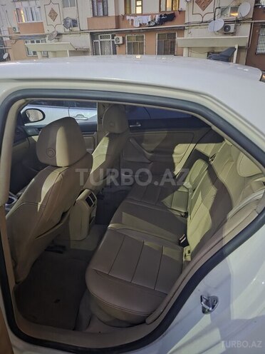 Volkswagen Jetta 2006, 350,000 km - 2.5 l - Bakı