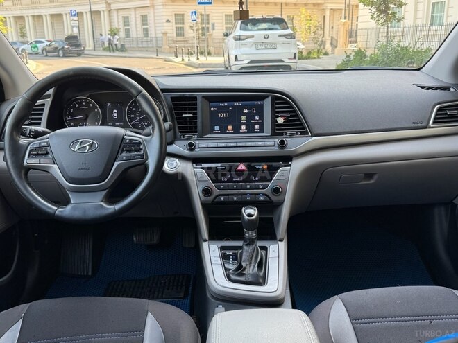 Hyundai Elantra 2016, 205,996 km - 2.0 л - Bakı