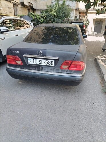 Mercedes E 230 1995, 280,000 km - 2.3 l - Bakı
