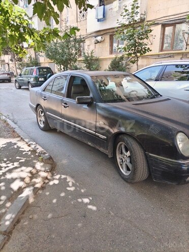 Mercedes E 230 1995, 280,000 km - 2.3 l - Bakı